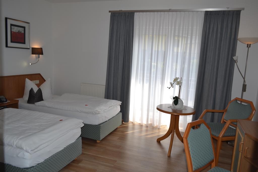 Hotel & Restaurant Zur Linde Freital Esterno foto