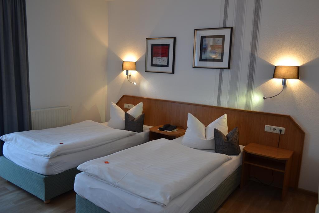 Hotel & Restaurant Zur Linde Freital Esterno foto