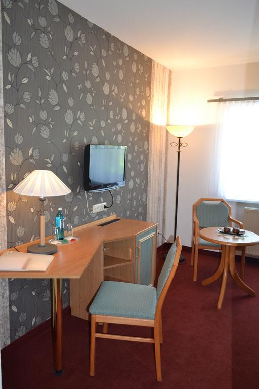 Hotel & Restaurant Zur Linde Freital Esterno foto